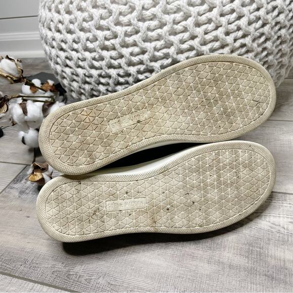 Steve Madden Furlie Pom Pom Faux Suede Slip On Sneakers Black Size 8.5M - Picture 7 of 7